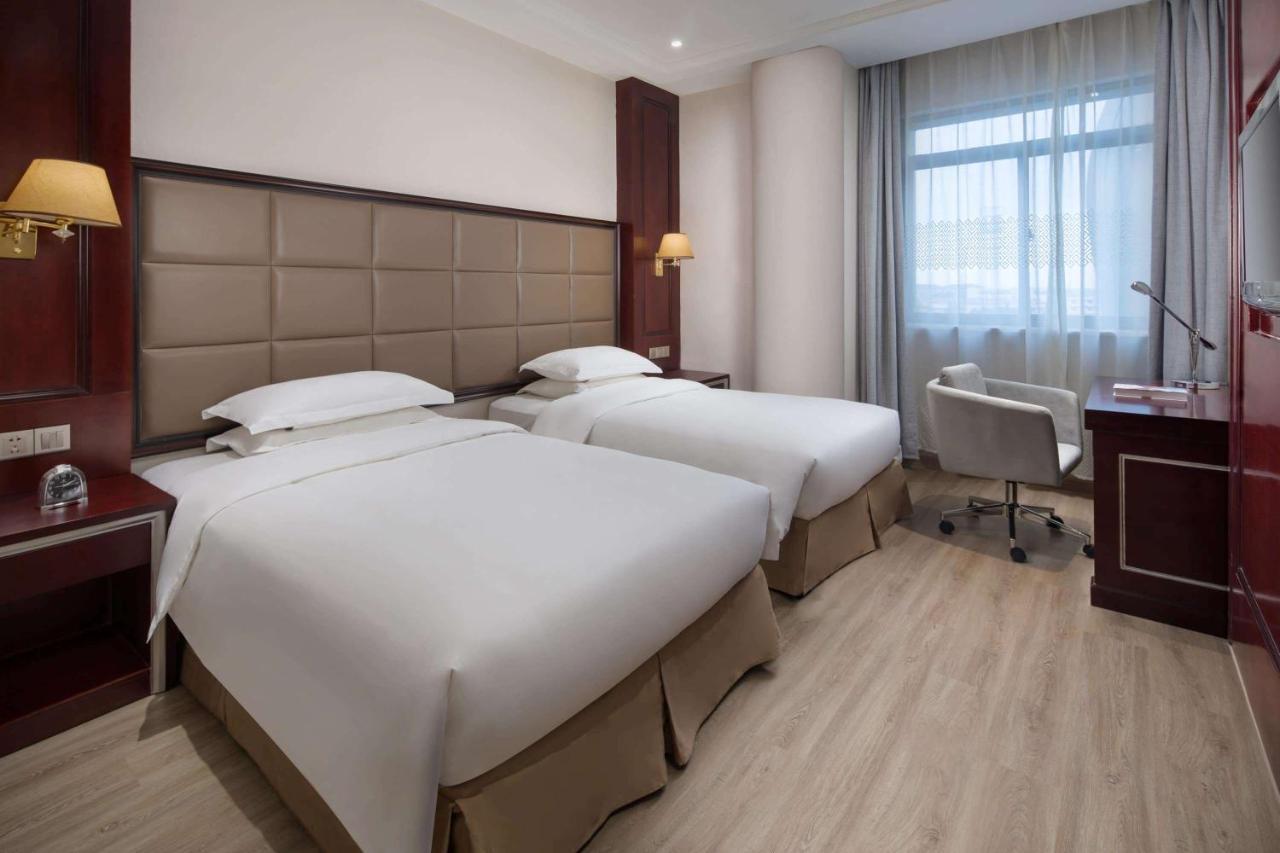 Hotel Ramada By Wyndham Pudong 4*