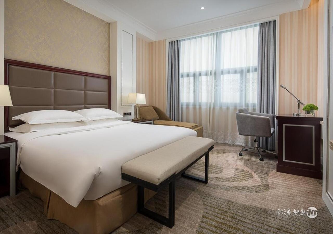 Hotel Ramada By Wyndham Pudong 4*